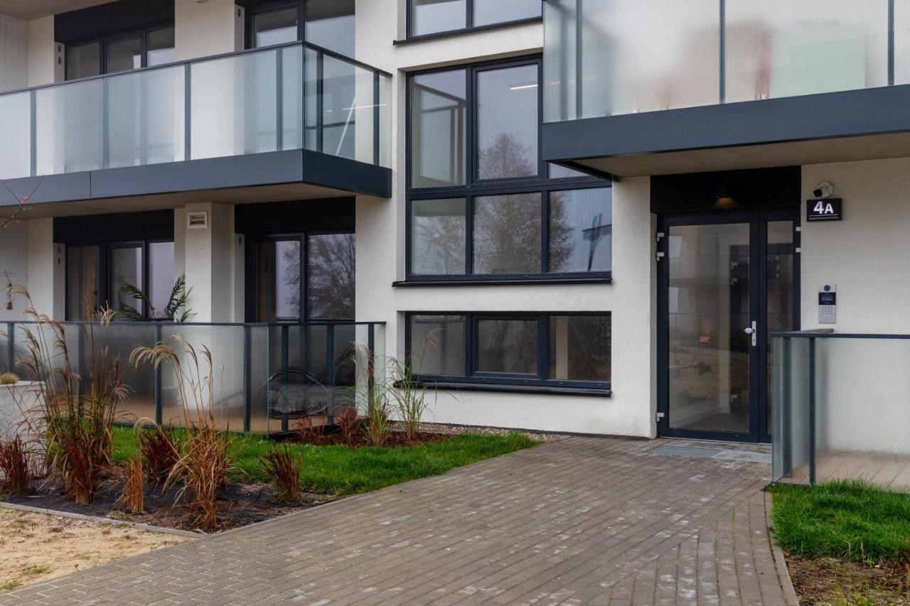 Dziwnów Stylish Apartment by the Lake by Renters Exterior foto