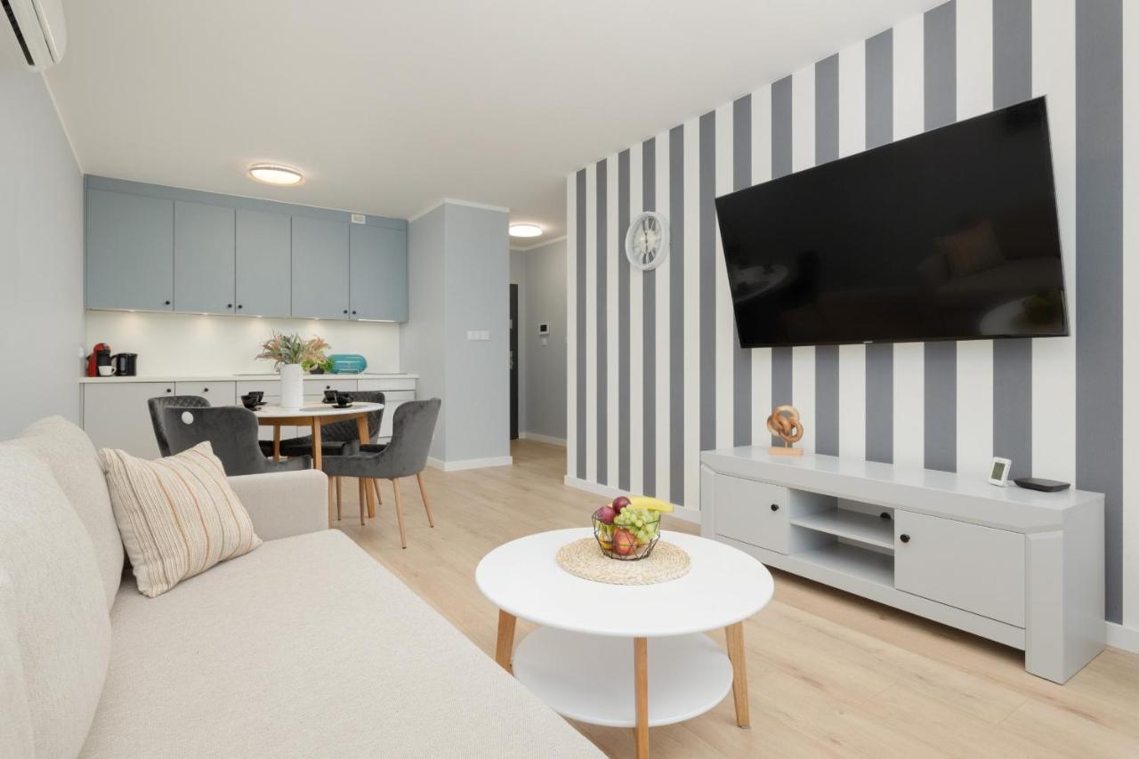 Dziwnów Stylish Apartment by the Lake by Renters Exterior foto