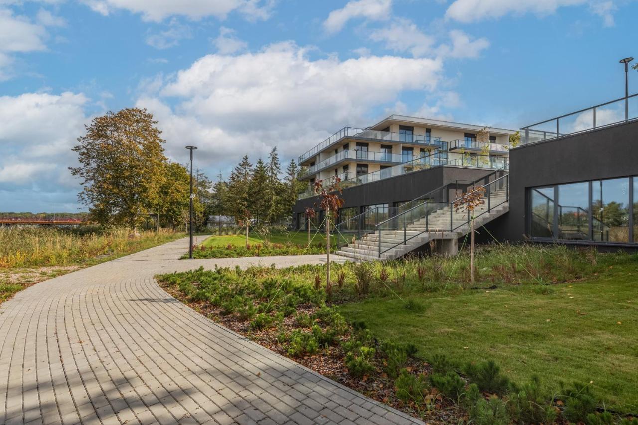 Dziwnów Stylish Apartment by the Lake by Renters Exterior foto