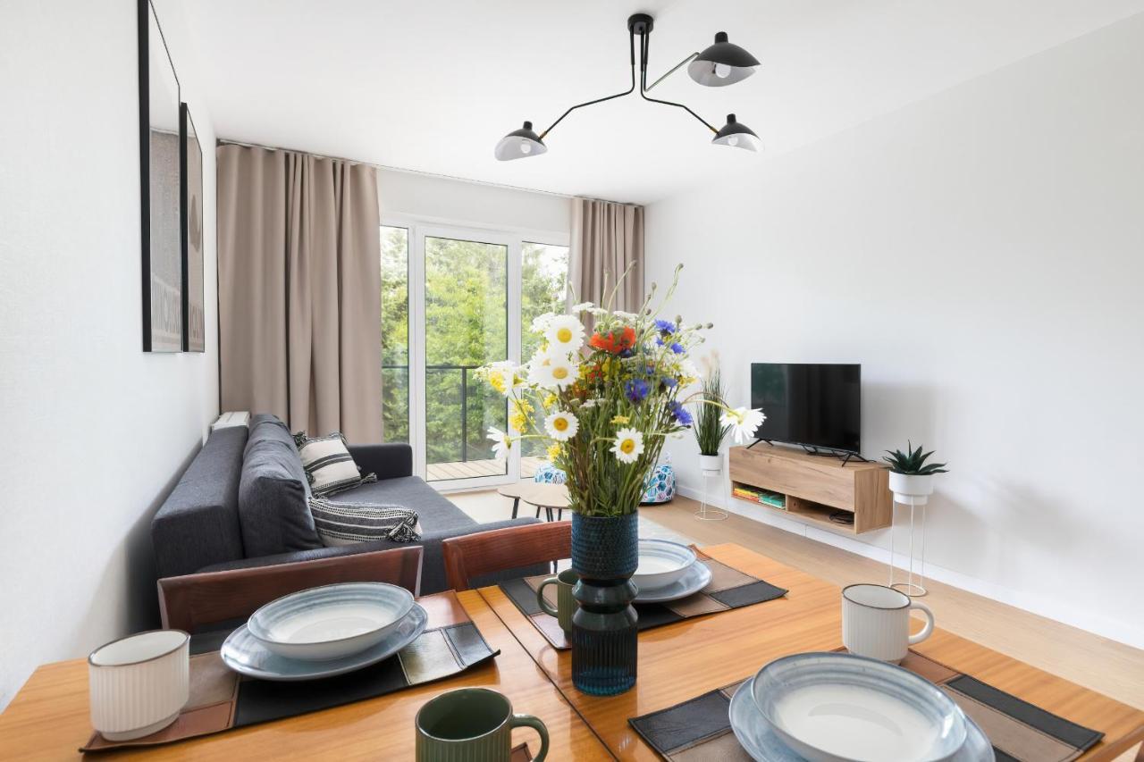 Dziwnów Stylish Apartment by the Lake by Renters Exterior foto