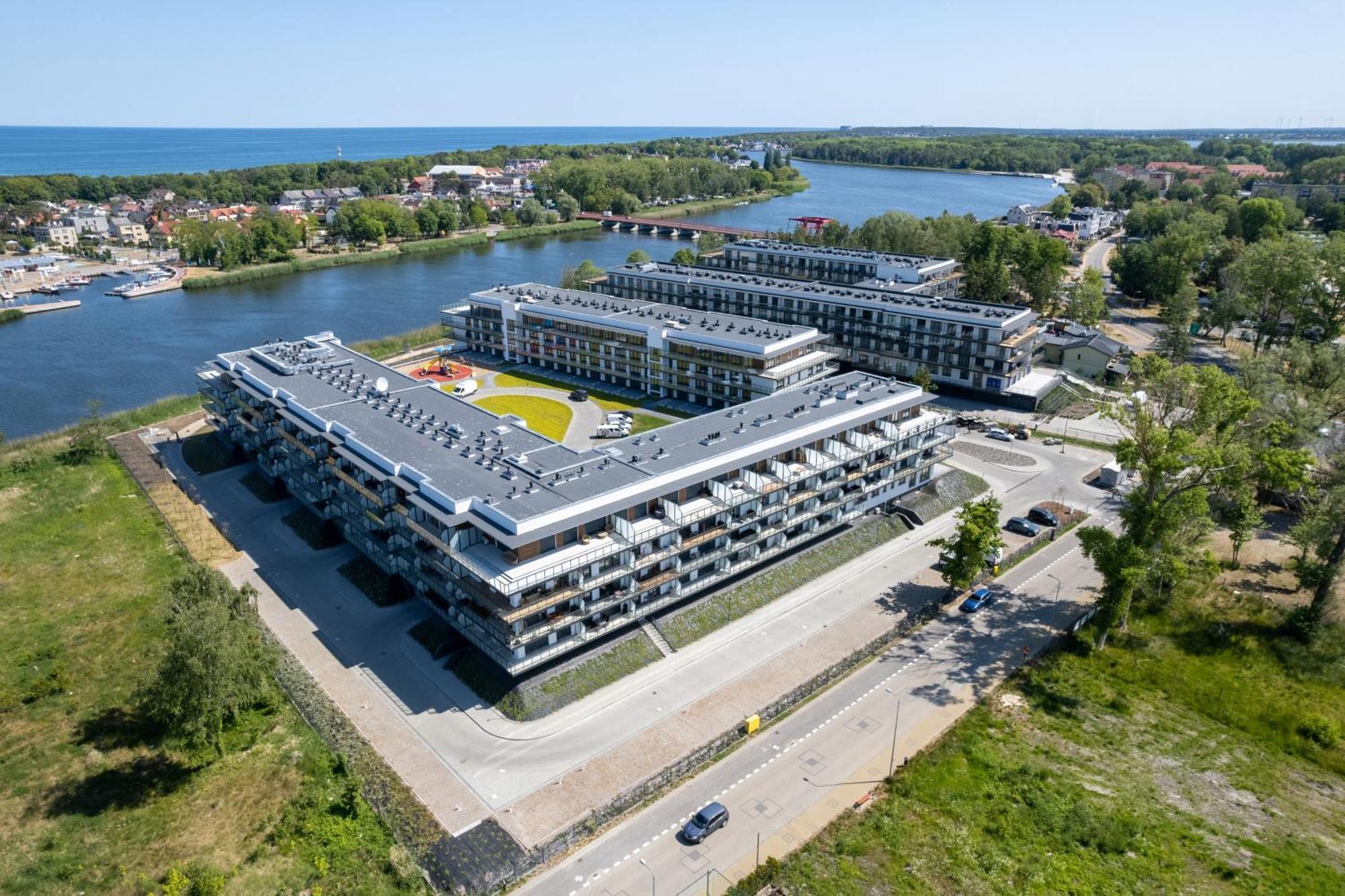 Dziwnów Stylish Apartment by the Lake by Renters Exterior foto