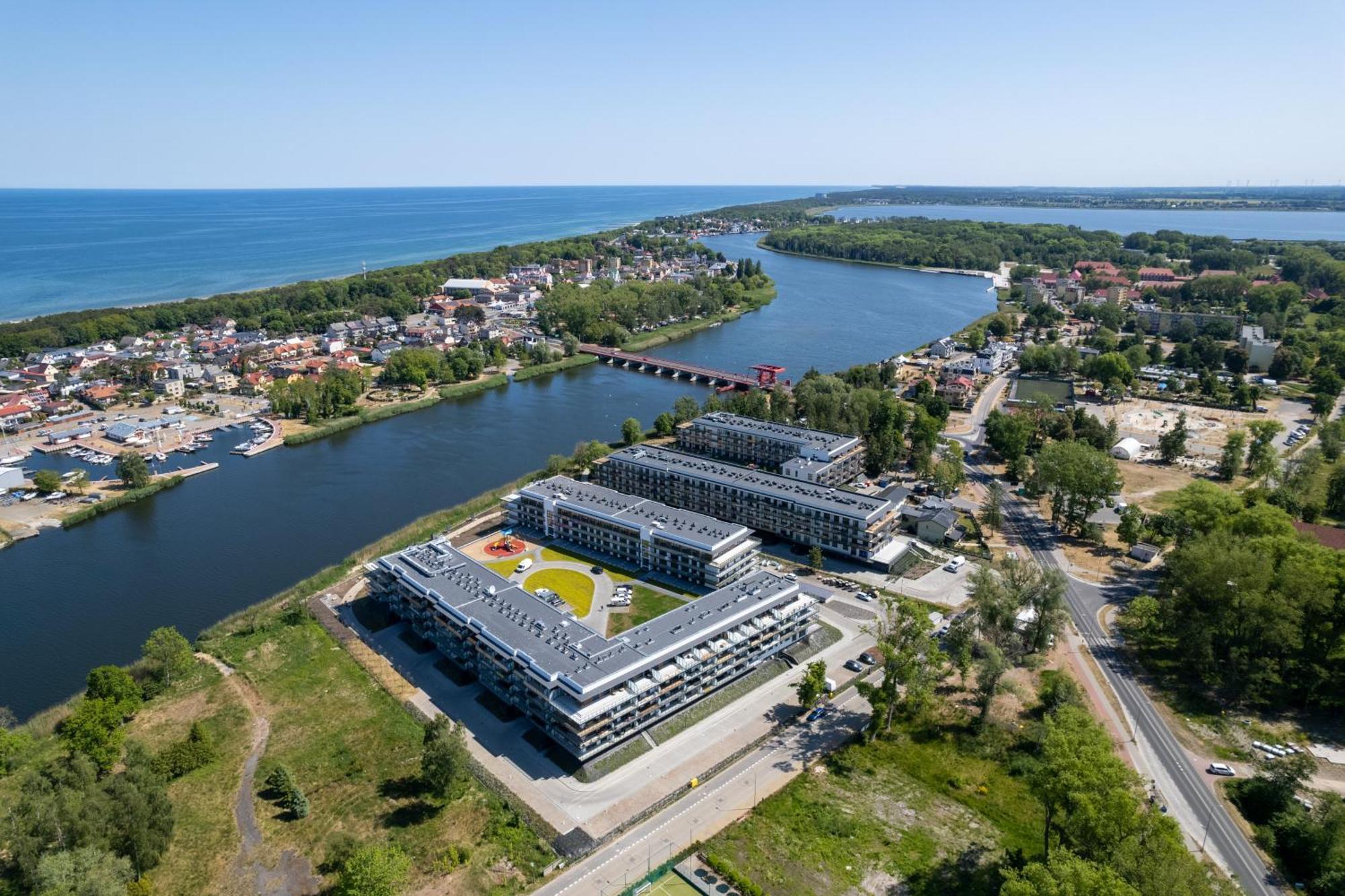 Dziwnów Stylish Apartment by the Lake by Renters Exterior foto